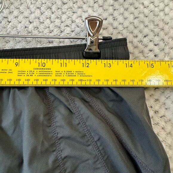 Athleta Pull On Running Shorts S Gray Elastic Waist Inner Briefs Zip Key Pocket - Picture 7 of 7